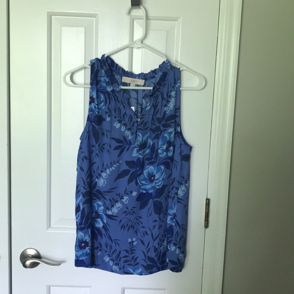 Women’s sleeveless top.